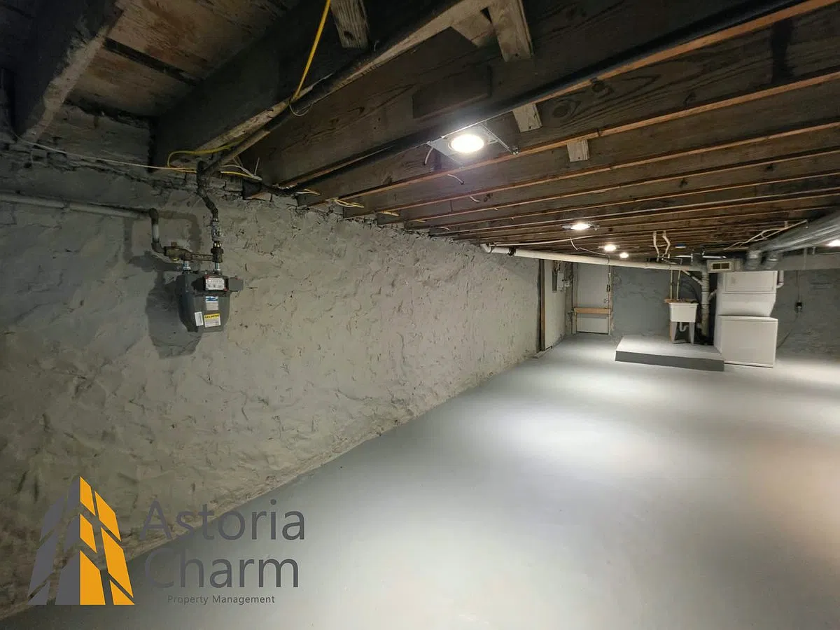 416 N Edgewood St — Photo 3