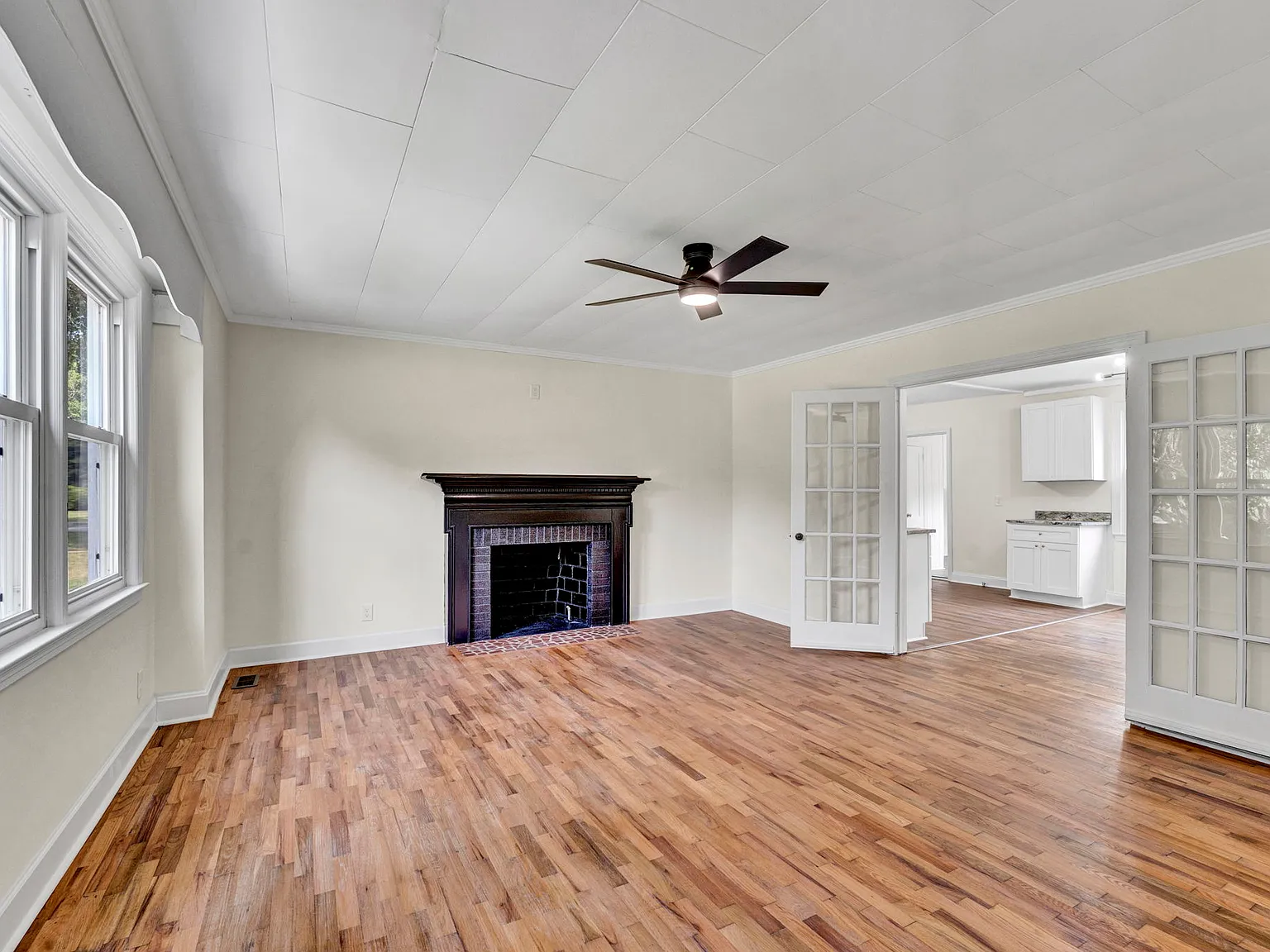 3 bed, 1800 sqft, $1,995 — Photo 4