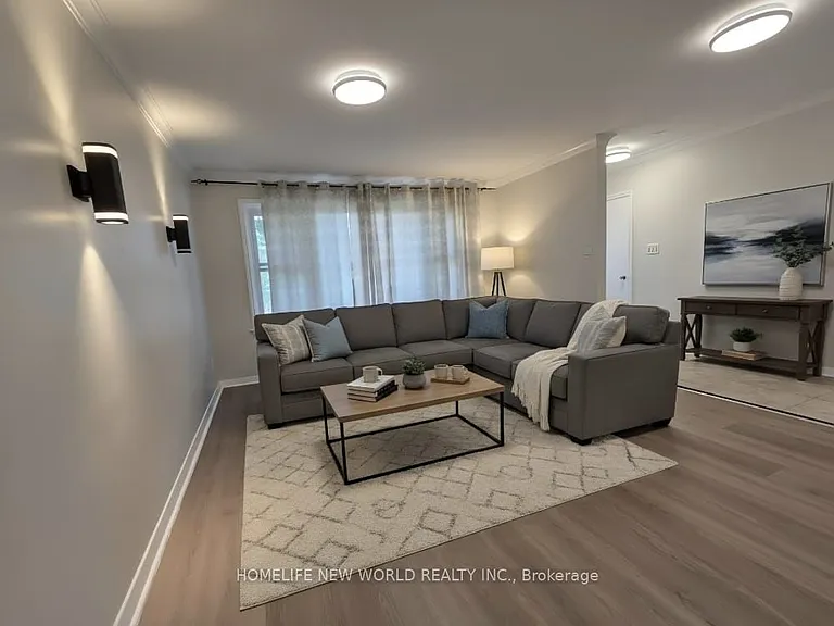 544 Mary St E #MAIN — Photo 2