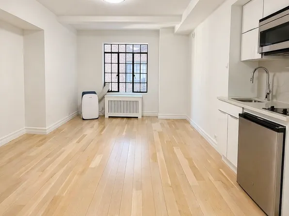 25 Tudor City Pl #518A, New York, NY 10017