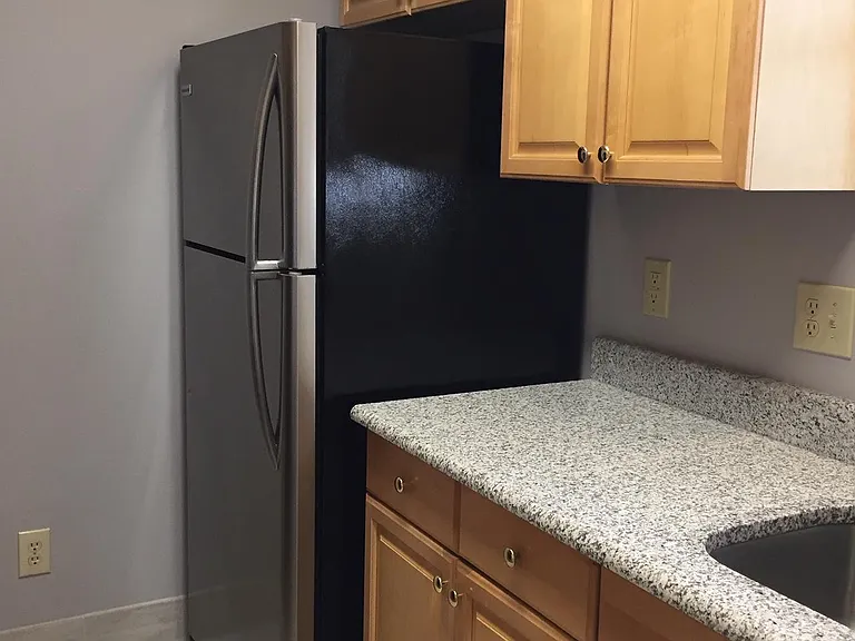 303 Walnut St — Photo 10