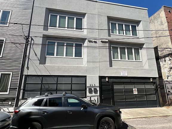 2nd image of 800 N Hancock St Unit 4