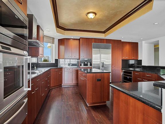 5th image of 6000 Island Blvd APT 608