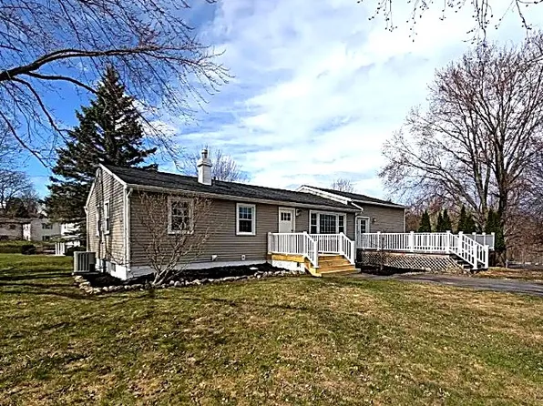 15 Aprille Ln, Rush, NY 14543