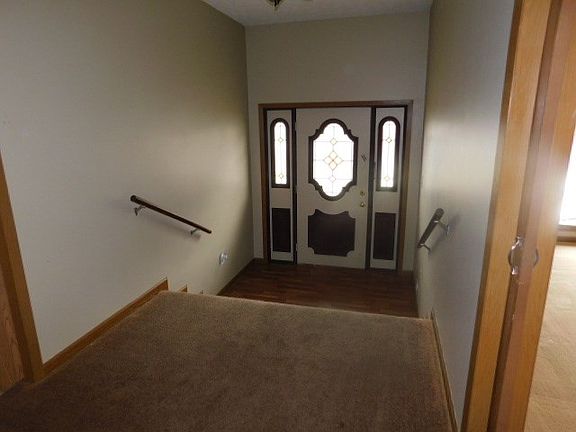 2nd image of 404 Gum St