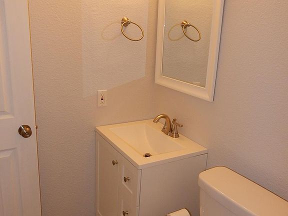 Hall Bathroom.
