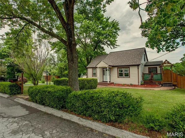 1640 W Highview Dr, Arnold, MO 63010