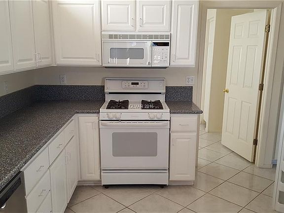 5th image of 2416 Deer Lake St