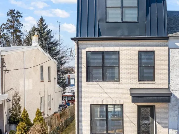 268 Dupont St, Philadelphia, PA 19128