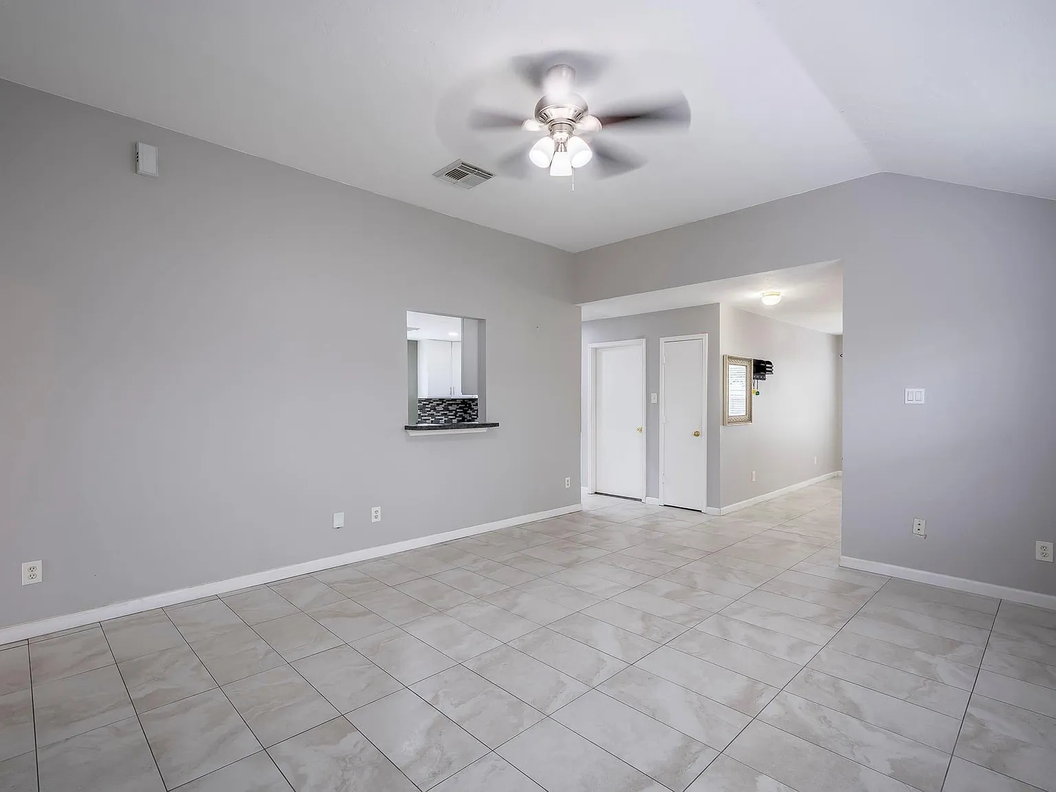 3 bed, 2.0 bath, 1505 sqft, $1,990 — Photo 4
