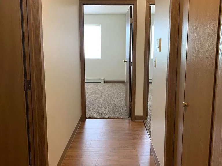 Dakota E & W Apartments — Photo 57