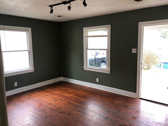 5th image of 1421 Highlawn Ave