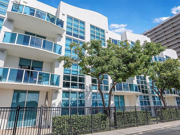 4th image of 1945 S Ocean Dr APT M6