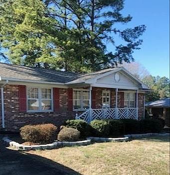 1st image of 1049 E Oak Hill Dr