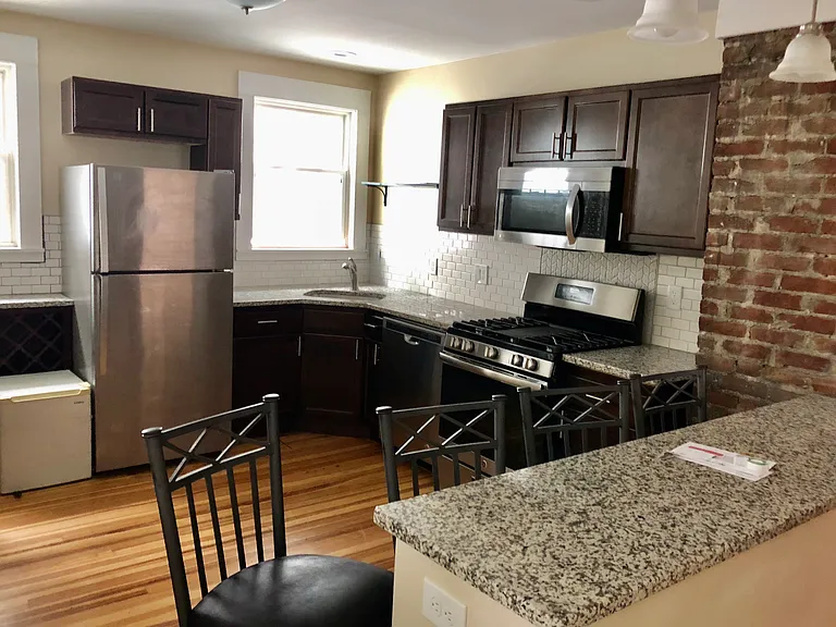 546 Myrtle Ave #1 — Photo 6