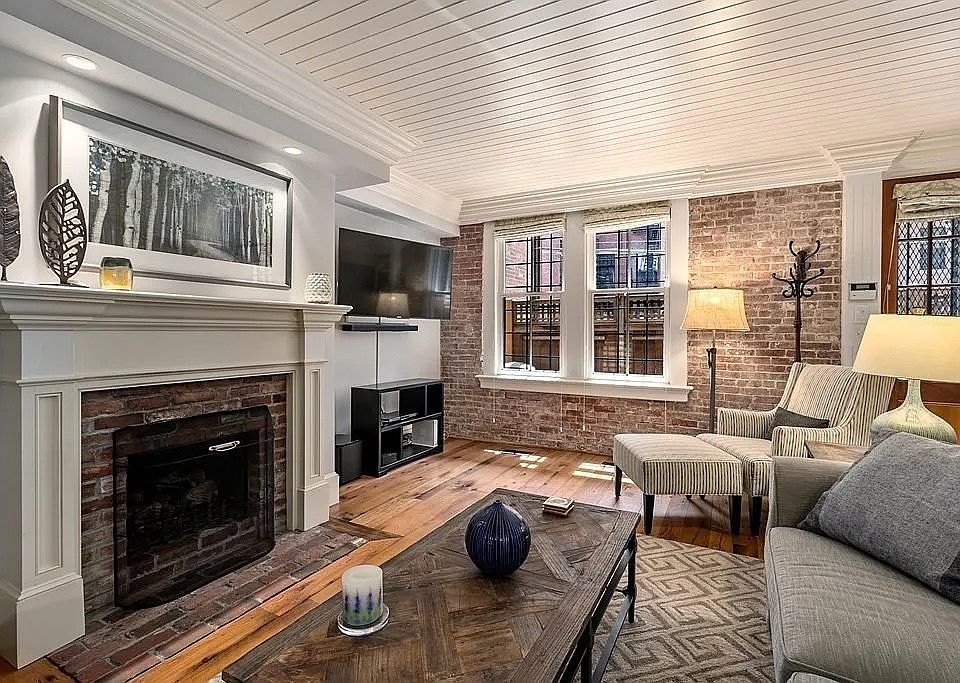 1st image of 128 Marlborough St Unit 1