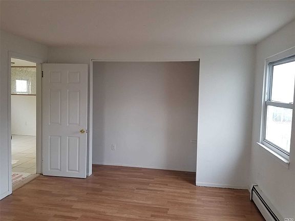 3rd image of 970 Park Ave