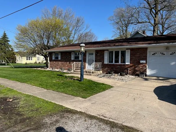 200 E Overton St, Tuscola, IL 61953