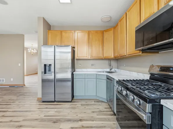 9980 Wildflower Dr, Eden Prairie, MN 55347