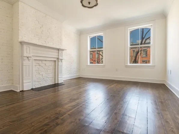 329 5 8th Street image 7 of 20