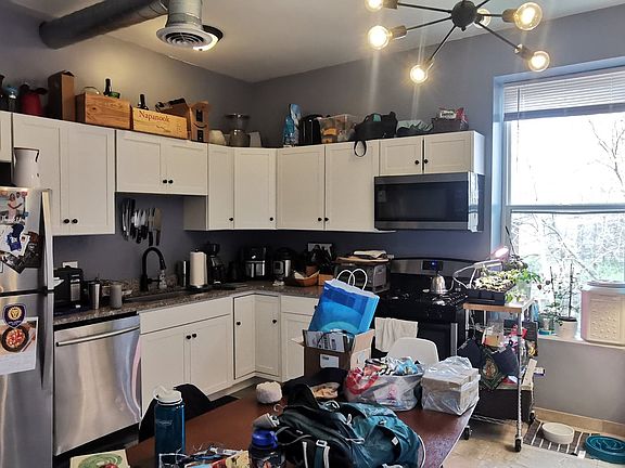 3rd image of 844 Oak St #1