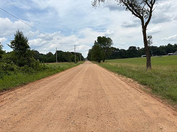 4th image of 1483 County Road 304