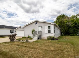 141 Ashley Cir, Swartz Creek, MI 48473