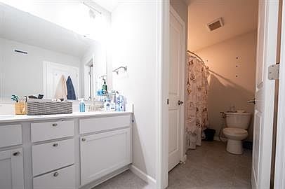 5th image of 4872 Avery Ct #1