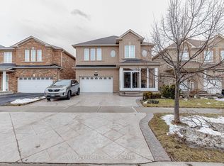 266 Comiskey Cres, Mississauga, ON L5W 0C4