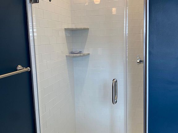 2nd image of 276 Lexington St Floor 2