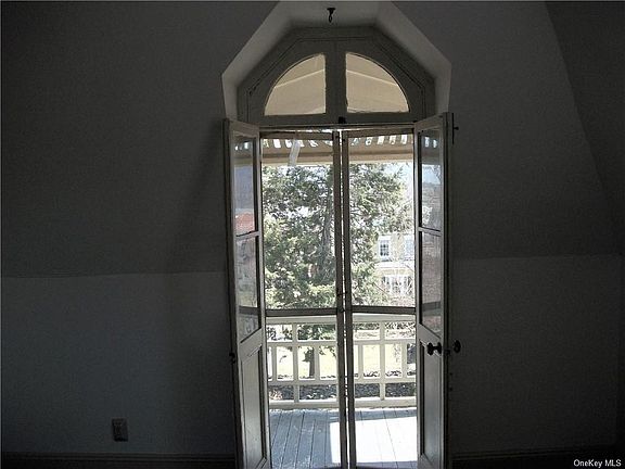 3rd image of 266 Grand St