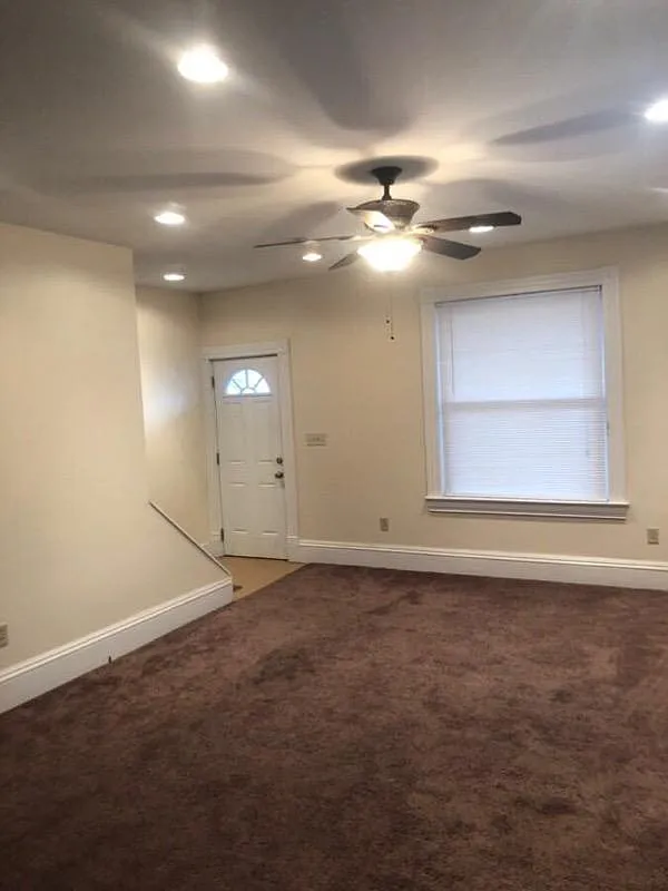 952 Canal St photo 1