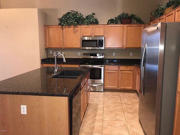 5th image of 8008 W Beaubien Dr