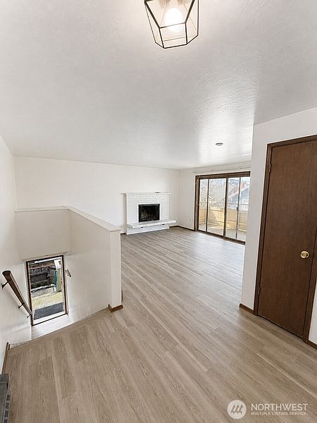 3rd image of 426 11th Avenue E
