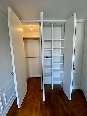 Rented by Dynamik Realty | media 10