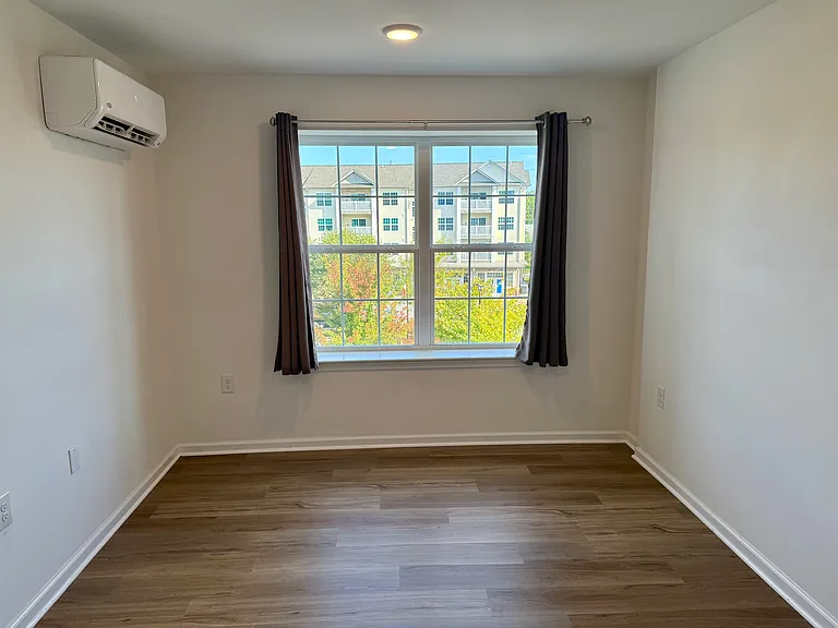 480 Main St #1000-B — Photo 11