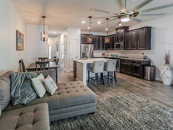 4th image of 1107 Coral Ln