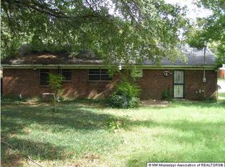 4901 Gill Dr, Memphis, TN 38109