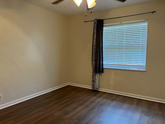 5th image of 229 Evergreen Dr