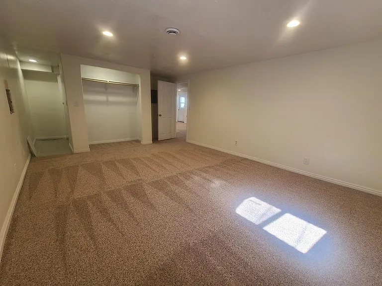 245 N 600 E #B — Photo 12