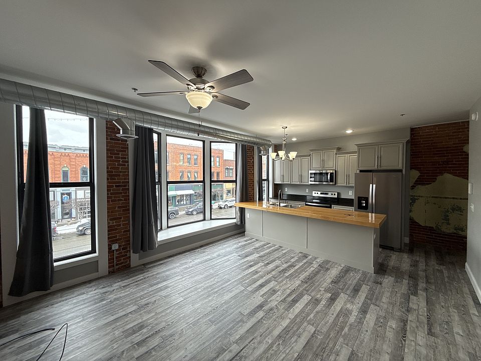 1st image of 218 Huron Ave APT 201