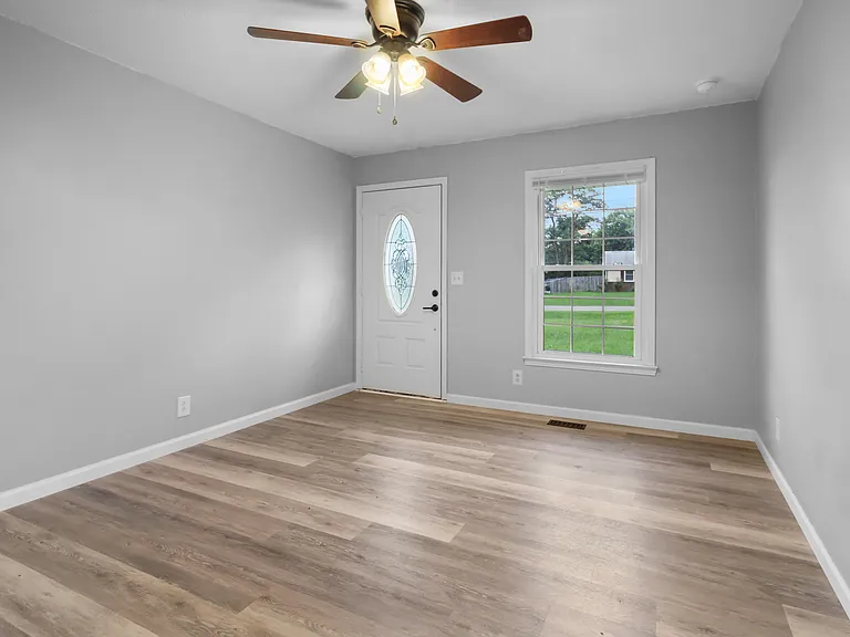 2724 Ann Dr — Photo 19