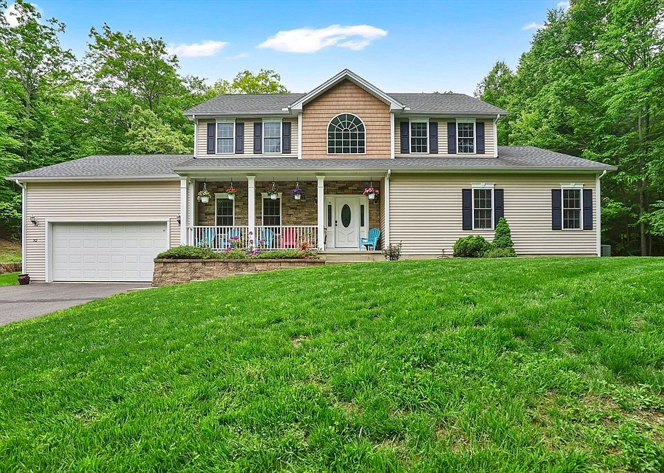 1st image of 32 Bissonnette Cir