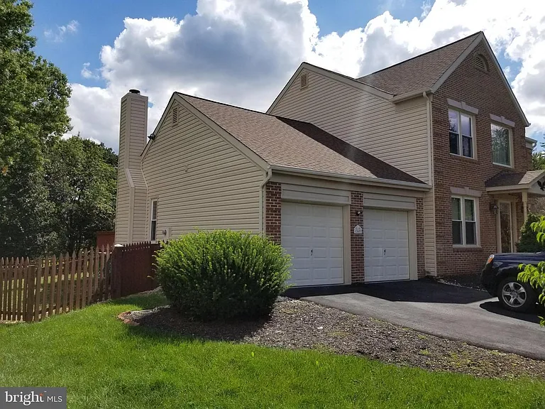 13699 Southernwood Ct — Photo 2