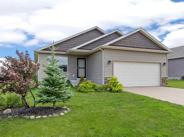 6303 Deer Stone Dr SW, Cedar Rapids, IA 52404