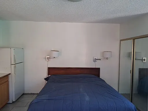 Studio, 300 sqft, $1,950 — Photo 2