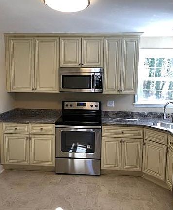 4th image of 1305 Knollwood Dr