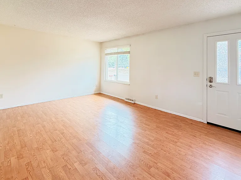 6436 S Kline St — Photo 3