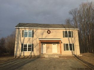 10 School Rd, Averill Park, NY 12018