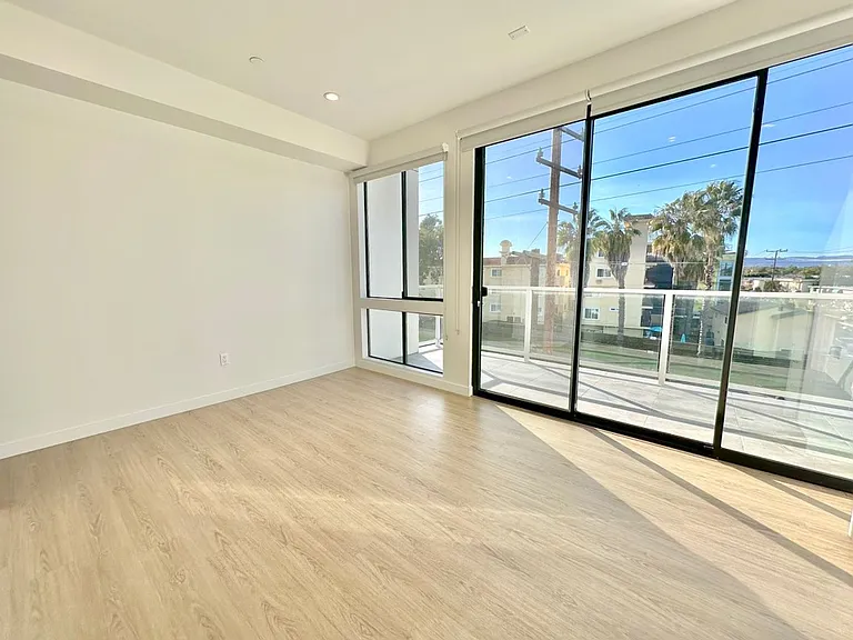 11500 Culver Blvd — Photo 23